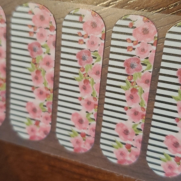 6/$12 Jamberry Mixed Half Sheets - Picture 3 of 3